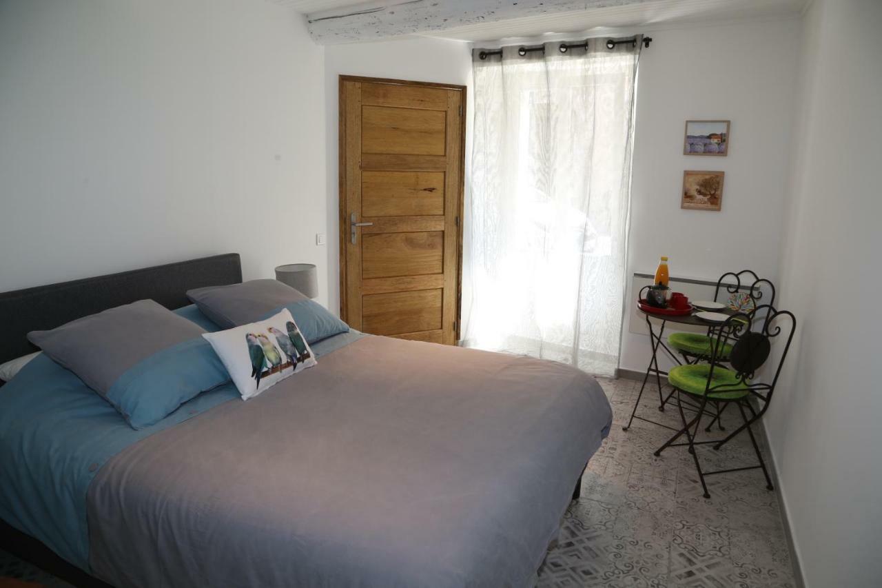 La Bignone Apartment L'Isle-sur-la-Sorgue Bagian luar foto